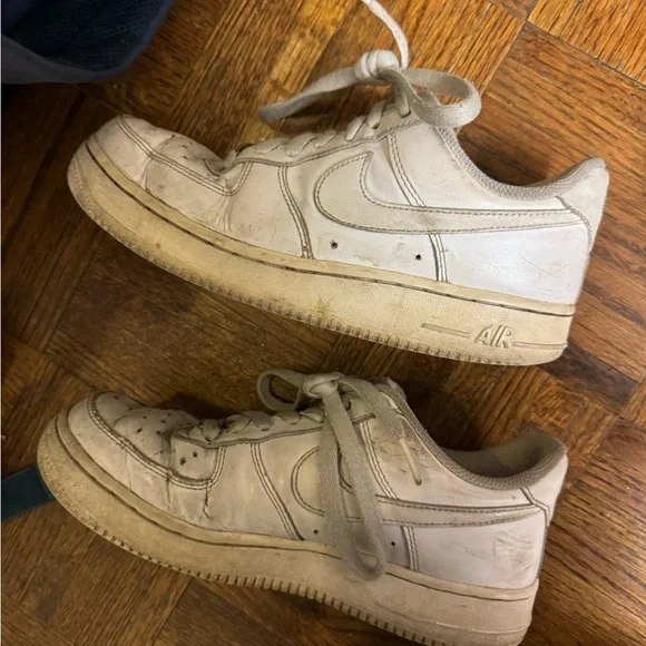 Nike Beat Up Air Force 1s - Picture 8 of 11